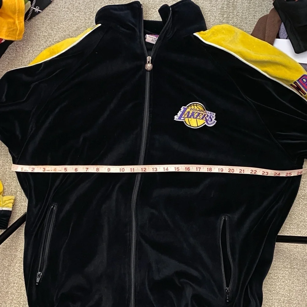 Unique Vintage Velvet Los Angeles Lakers Jacket